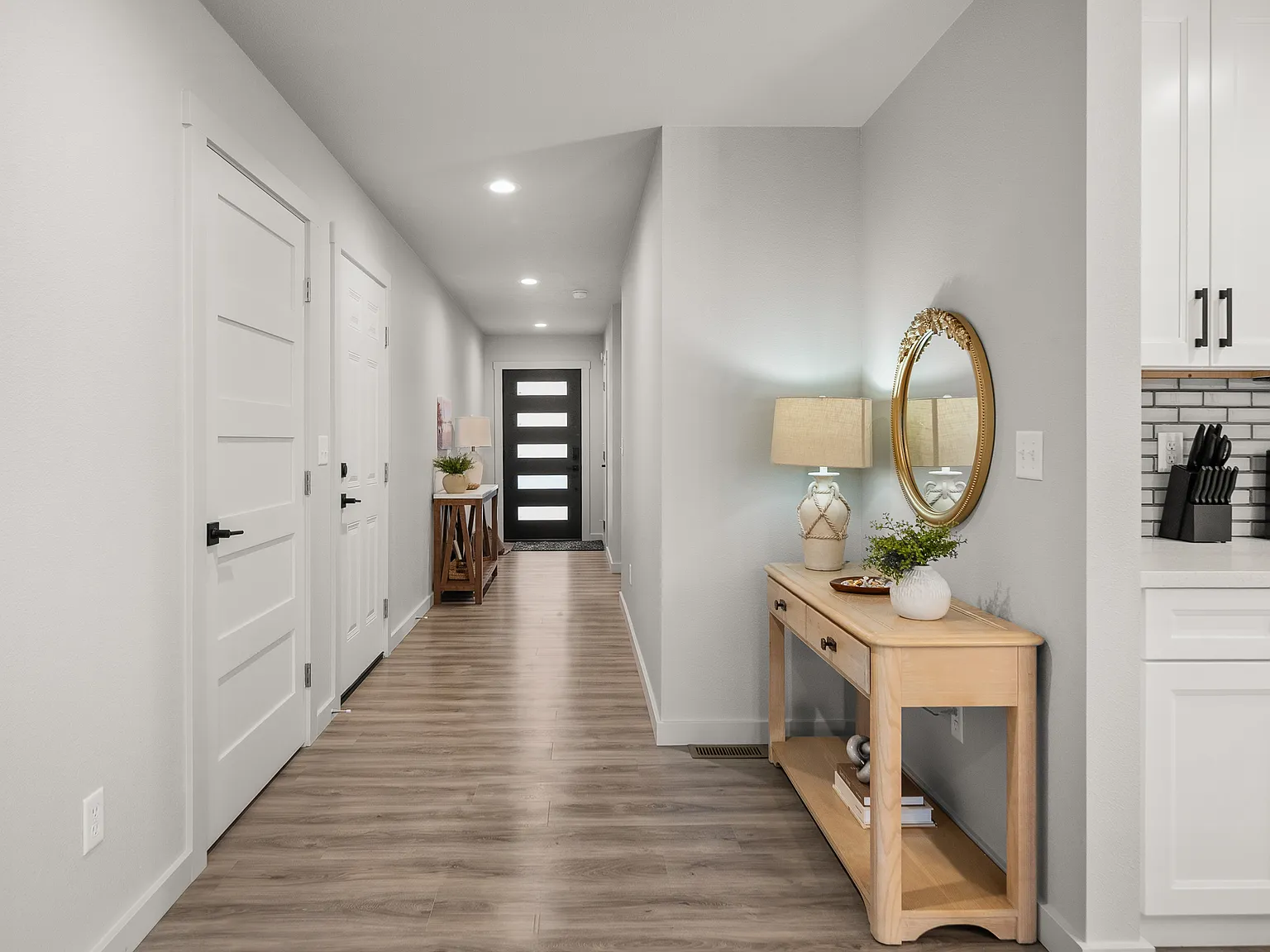 3 bed, 1336 sqft, $3,900 — Photo 2