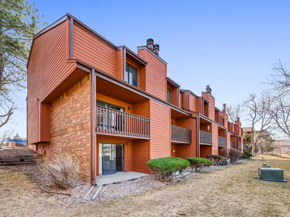 Townhome backs onto open space with views!