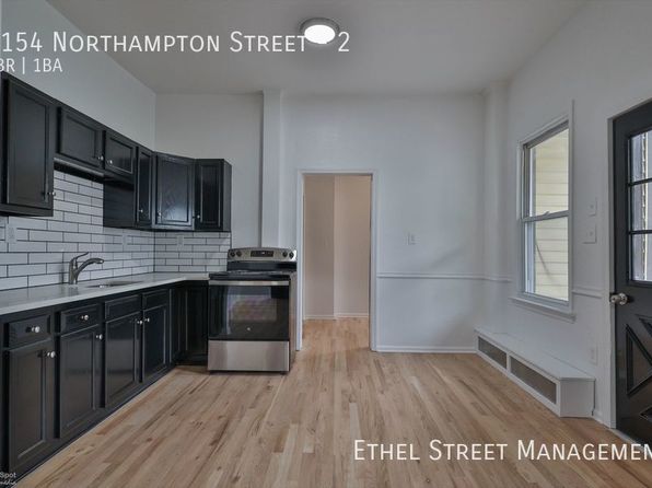 1154 Northampton St #2