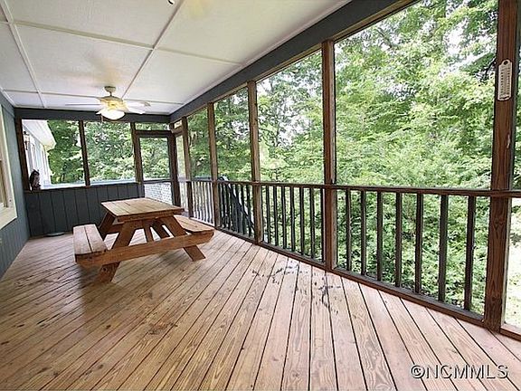 2nd image of 20 Beechwood Ln