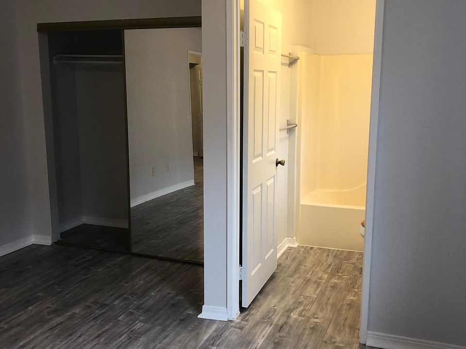 1st image of 1401 W 60th St
