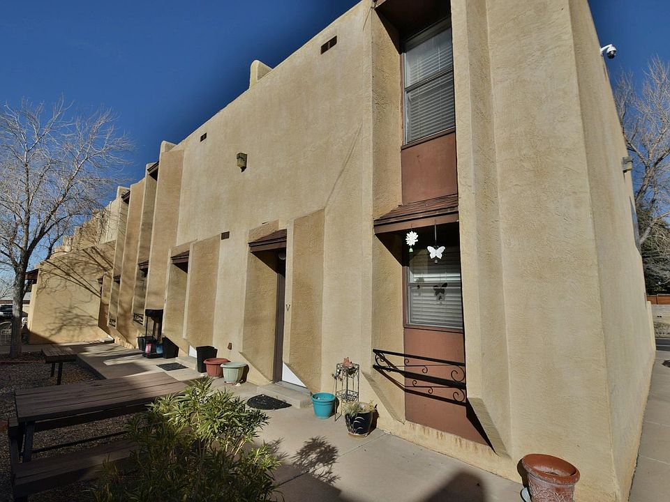 Excellent northeast heights location!