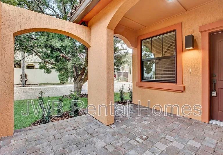 8859 Amalfi Ct — Photo 2