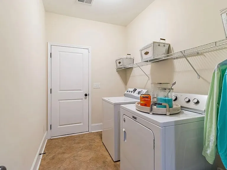 322 Tufton Ct — Photo 16