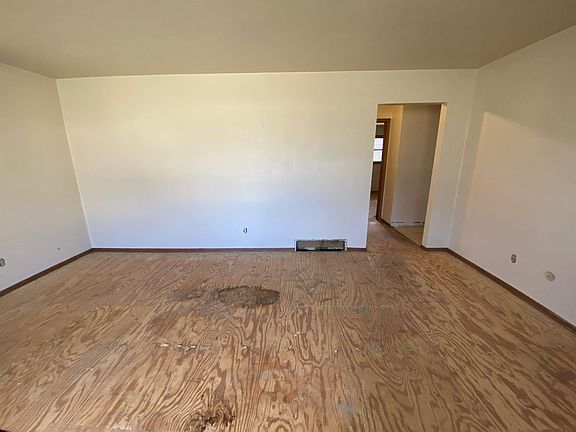 3rd image of 2221 Denver Dr