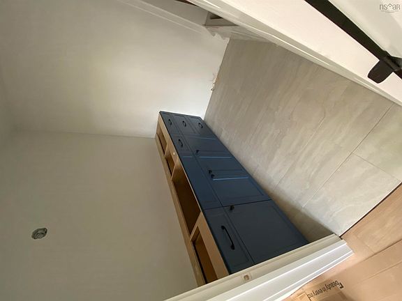 5th image of 17 Idella Ln