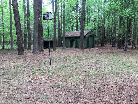 3rd image of 106 Delaware Dr