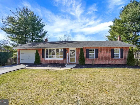 18 Dickinson Ct, New Freedom, PA 17349