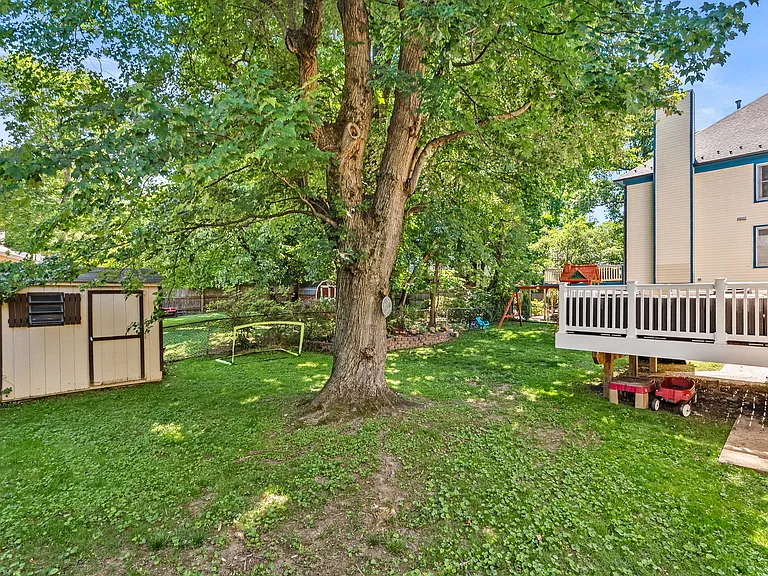 8909 2nd Ave — Photo 30