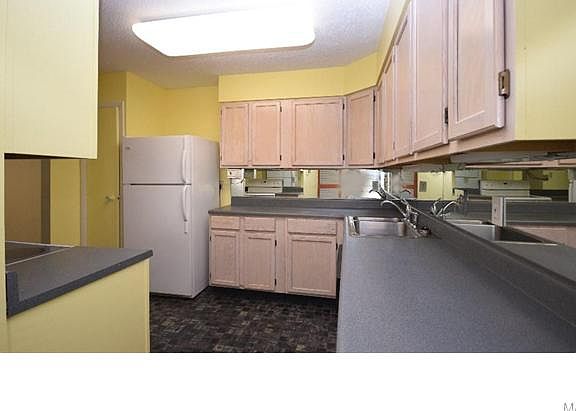 5th image of 1730 Holly Walk Dr