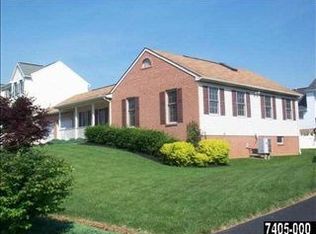 135 Frank Dr, York, PA 17402