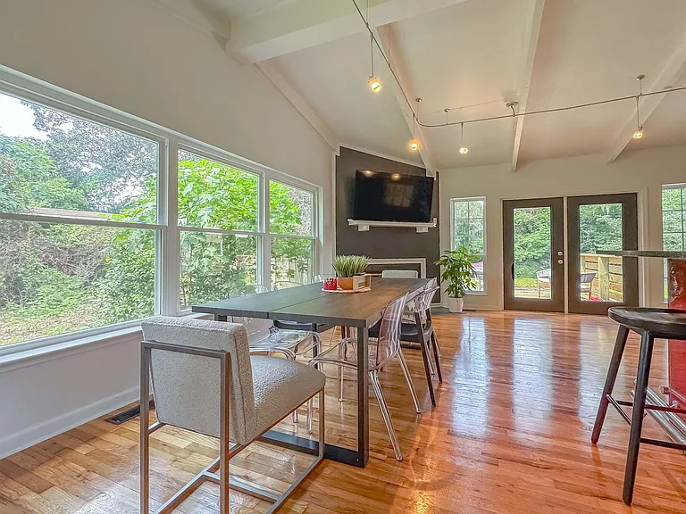 1044 Seminole Dr — Photo 31
