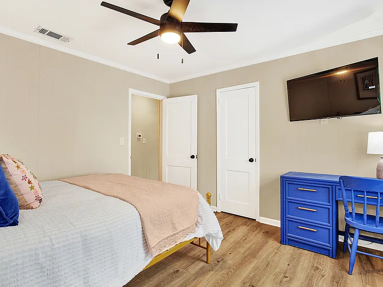 Queen size bed, desk with storage