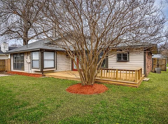 3rd image of 6510 Devine Dr