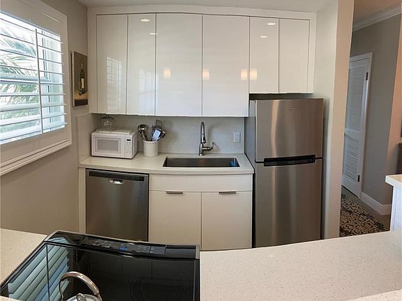 4th image of 700 Bayshore Dr APT 24