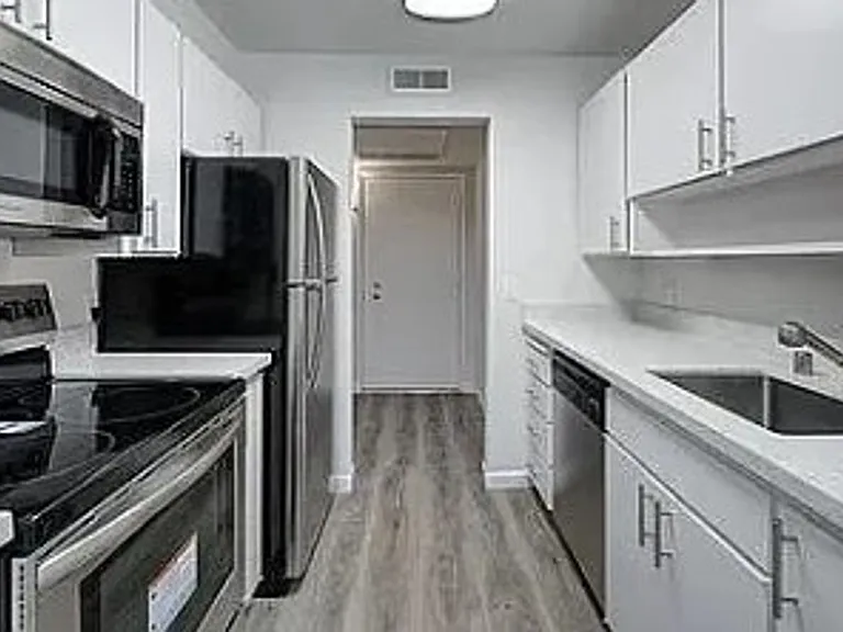 450 N Civic Dr #101 — Photo 6