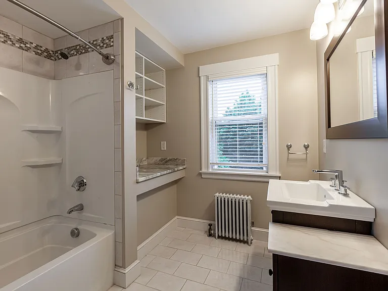 En-Suite Bathroom off Master Bedroom