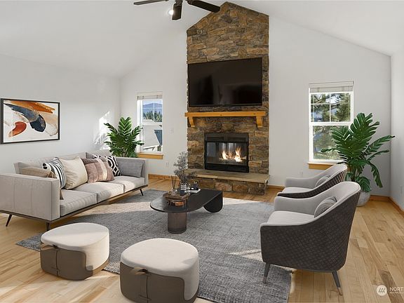 Spacious great room, virtually staged.>