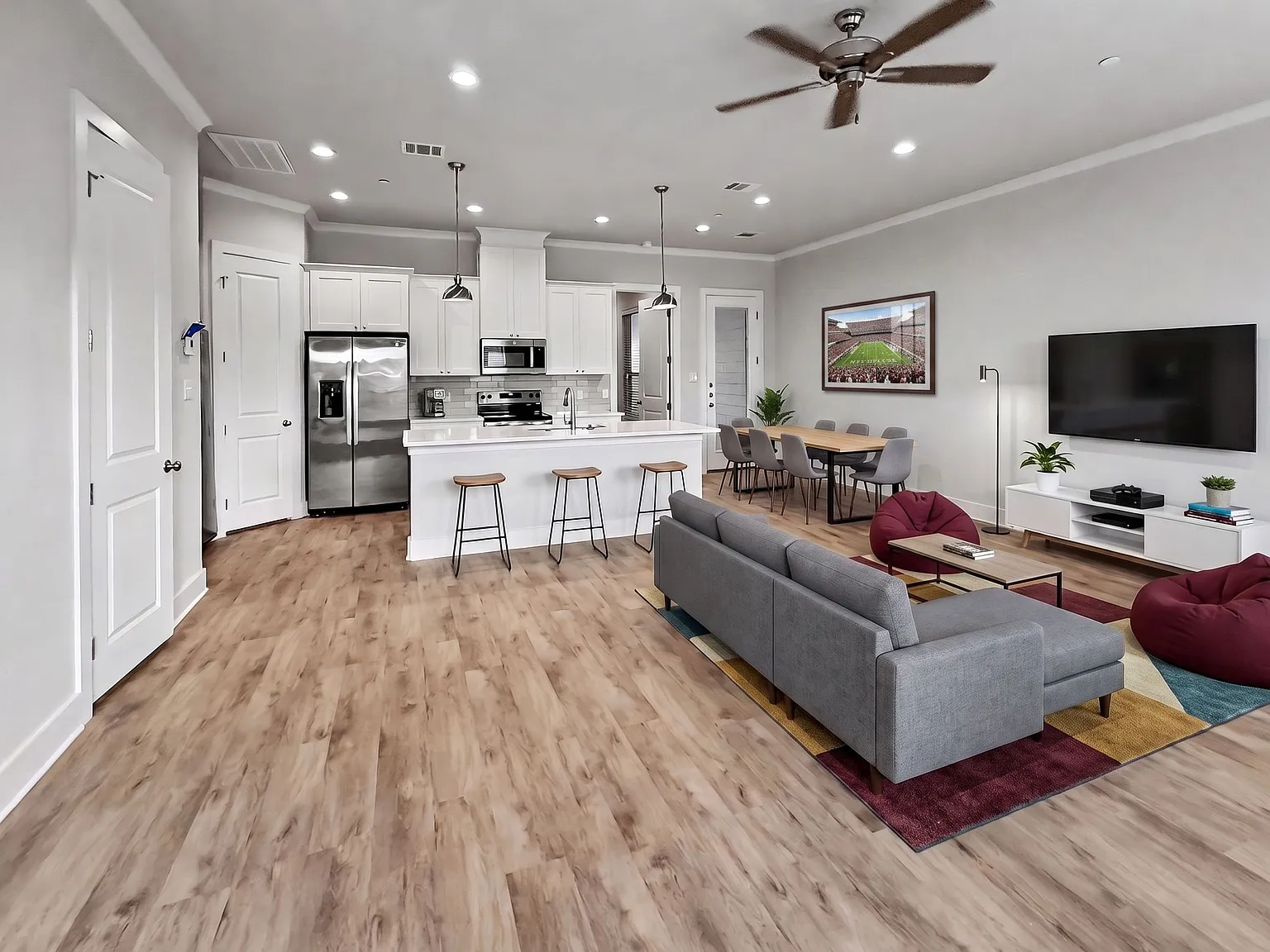 8 bed, 8.5 bath, 3685 sqft, $9,280 — Photo 4