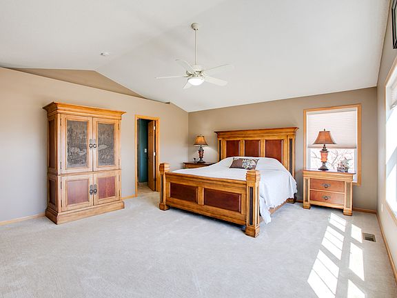 5th image of 11866 Palisade St NE
