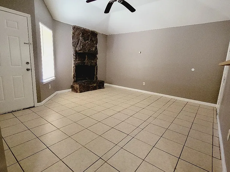 8607 Crystal Cove Cir — Photo 4