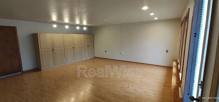 355 W Selmar Ct — Photo 22
