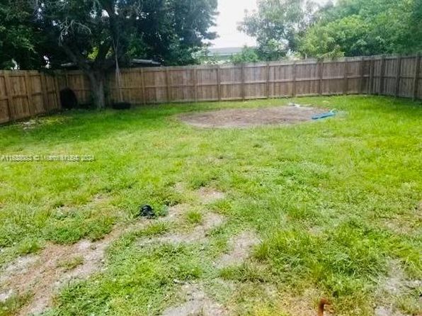 4811 SW 20th St, West Park, FL 33023