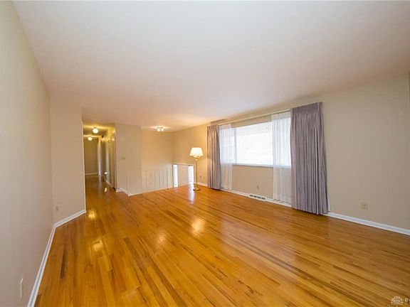 4th image of 2696 Corlington Dr