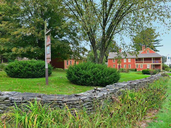6 & 8 Stone Bridge Rd, Woodstock, CT 06281