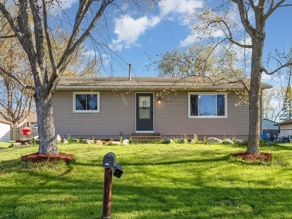 1113 10th Ave SW, Forest Lake, MN 55025