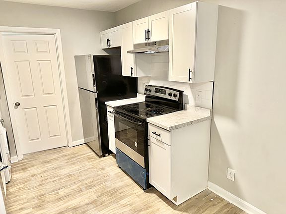 2nd image of 1901 Morehead Ave #11