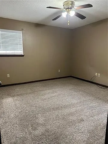 4908 Purdue Dr — Photo 6