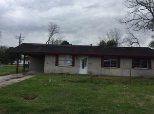 903 N 12th St, Port Allen, LA 70767