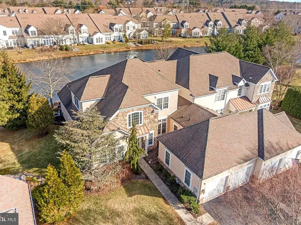 251 Goldenrod Dr, Lansdale, PA 19446