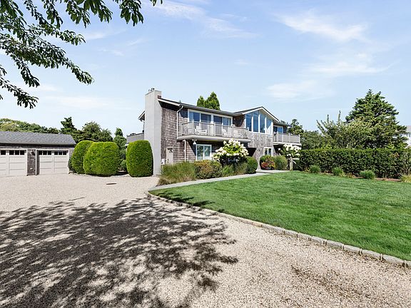 3rd image of 4 Bayberry Ln