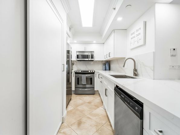 2201 SE 18th St APT 204