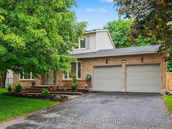 241 Anglehart Ave, Ottawa, ON K1E 2V7