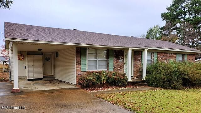 1st image of 111 Gardenview Dr