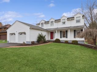 1 Loren Dr, Poughkeepsie, NY 12603