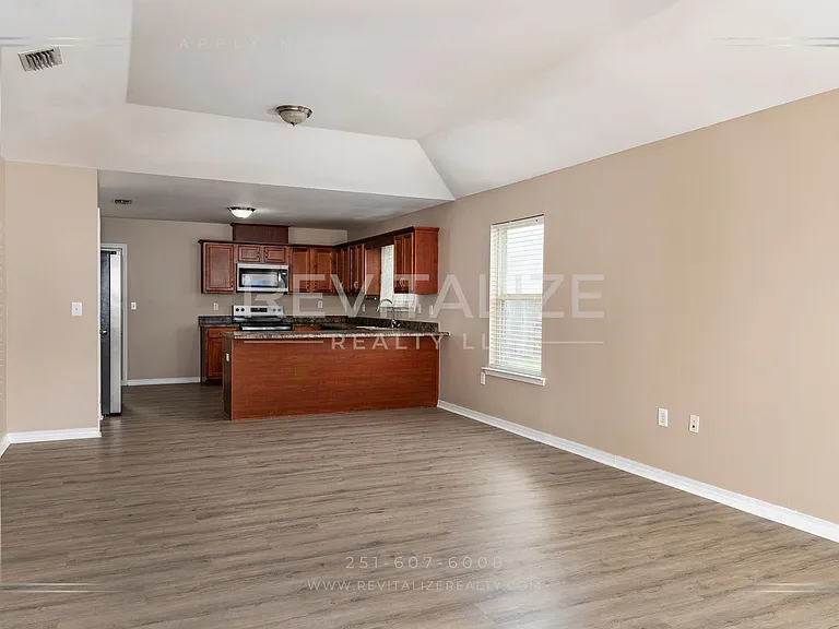 1549 Majesty Loop — Photo 9