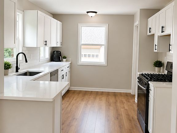 4th image of 2081 E 224th St