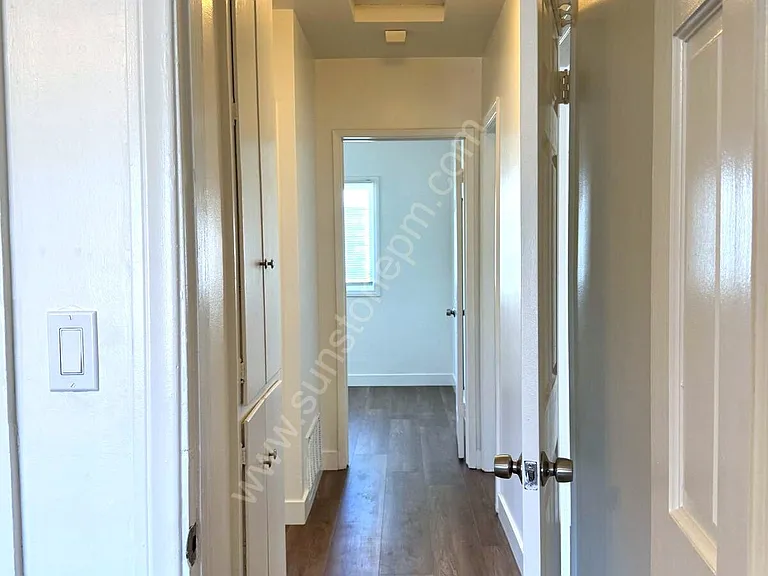 2422 Mariposa St — Photo 11