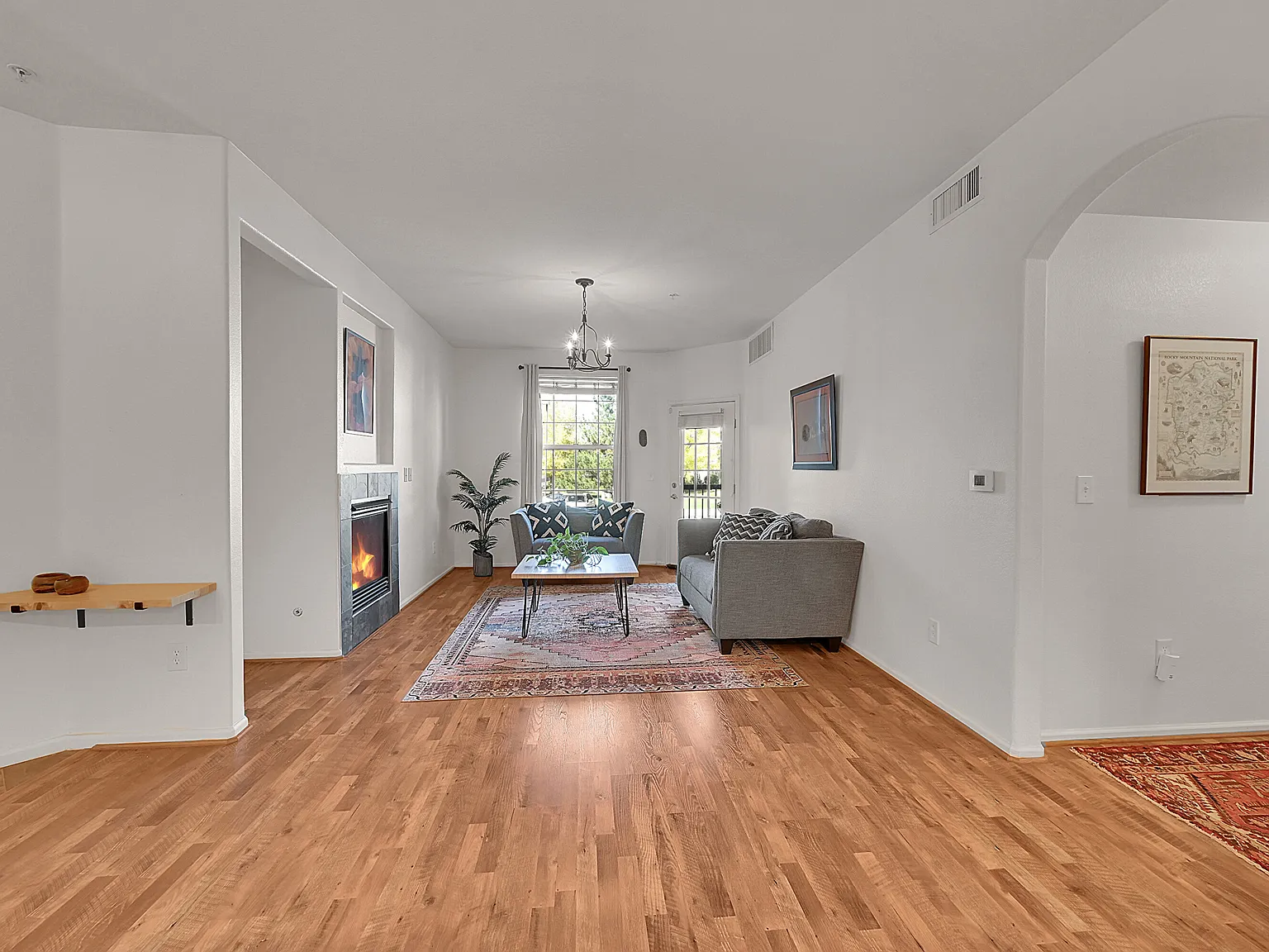2 bed, 1156 sqft, $2,700 — Photo 2