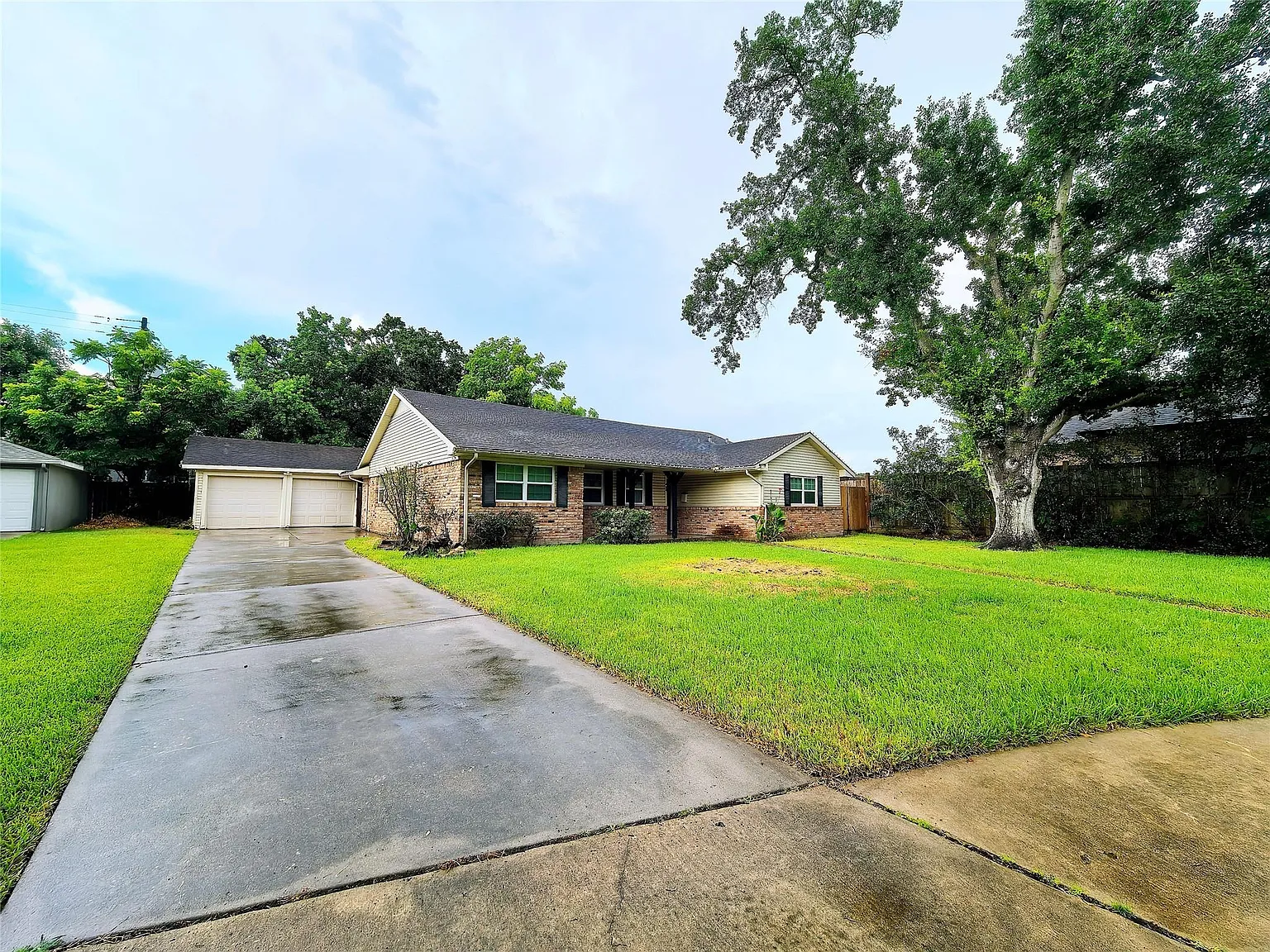 3 bed, 2.0 bath, 1830 sqft, $2,700 — Photo 2