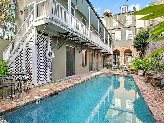 2nd image of 824 Burgundy St APT 2