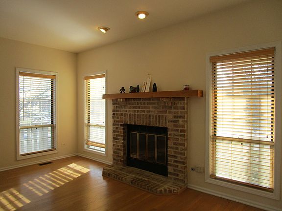 5th image of 527 W Parkside Dr