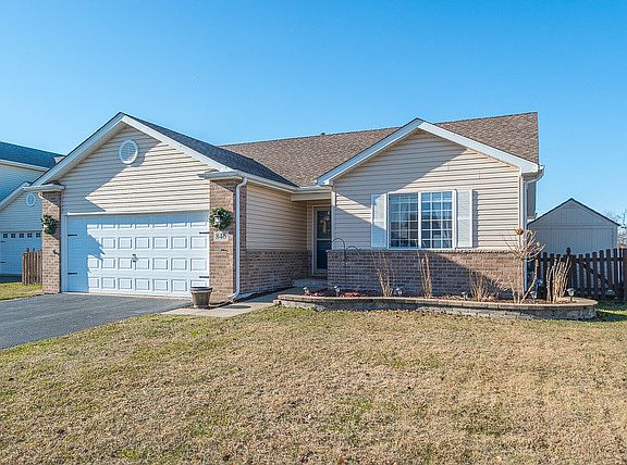 2nd image of 846 Blackhawk Dr