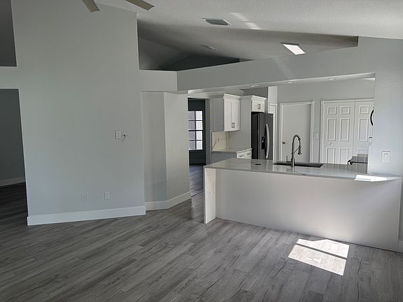 4th image of 8614 Manassas Rd