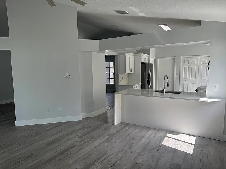 8614 Manassas Rd — Photo 4