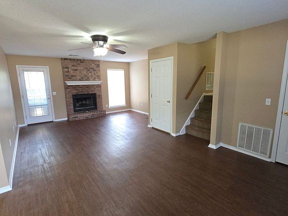 2nd image of 4230 Tanya Cir